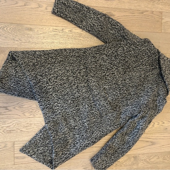 H&M Black and White Textured Knit Sweater Jacket - Picture 5 of 6